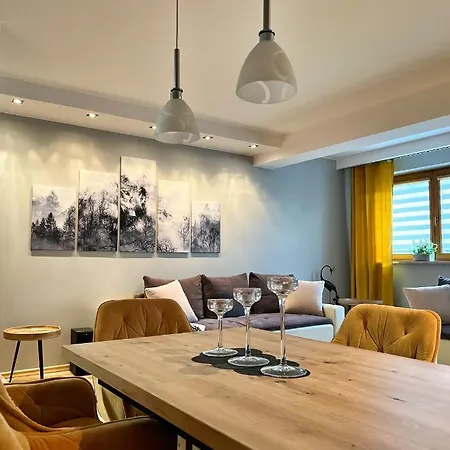 Wilcza Jama Z Kominkiem - Viva Pod Giewontem